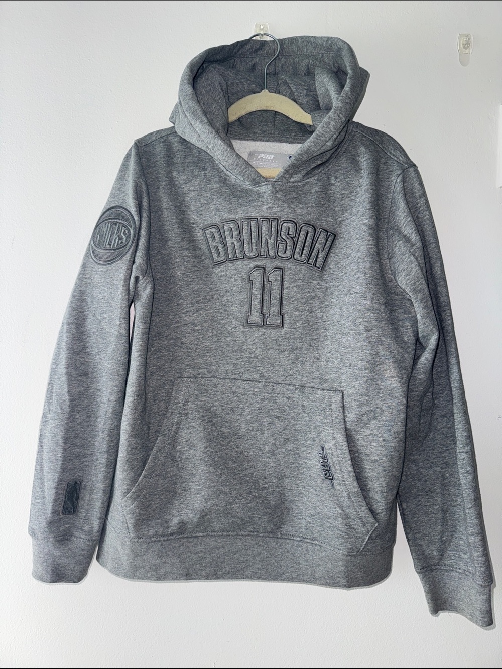 Knicks NWOT Kids Pro Standar Heather Gray Pullover Hoodie